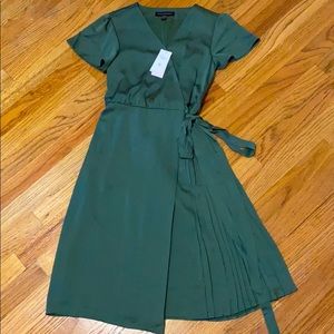 NWT green Banana Republic wrap dress